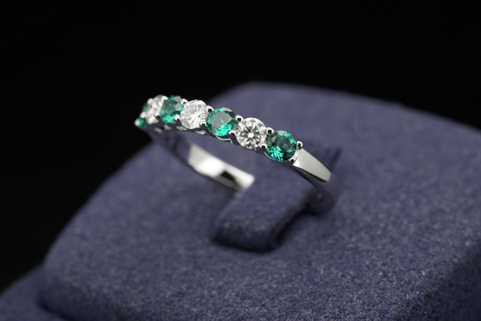 Eternal Rhythm - Emerald Green