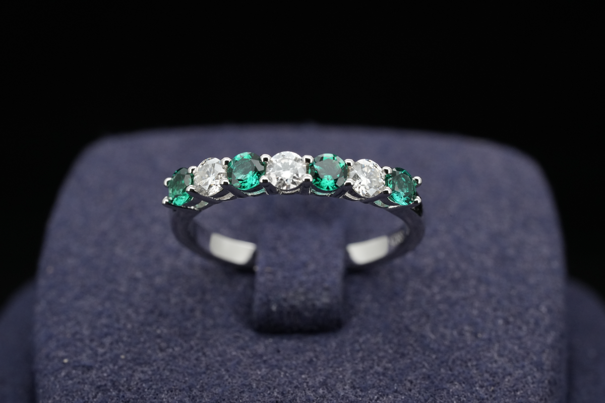 Eternal Rhythm - Emerald Green