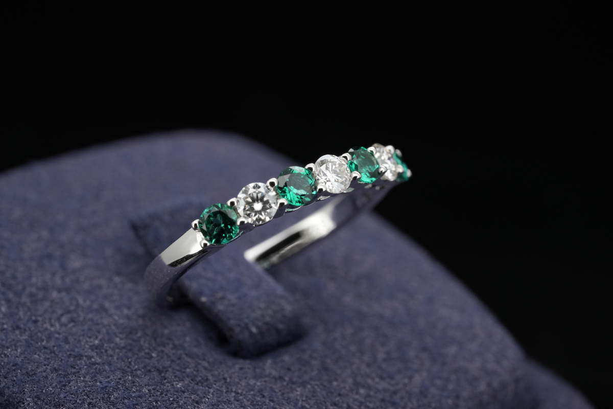 Eternal Rhythm - Emerald Green